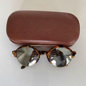 Illesteva Women’s aviator sunglasses